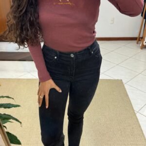 Blusa Rib Manga Longa Bordada Flor Bordó